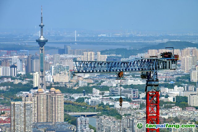 建筑業(yè)高質(zhì)量發(fā)展需以降低碳排放、提高綠色性能為主要目標(biāo)。攝影/章軻